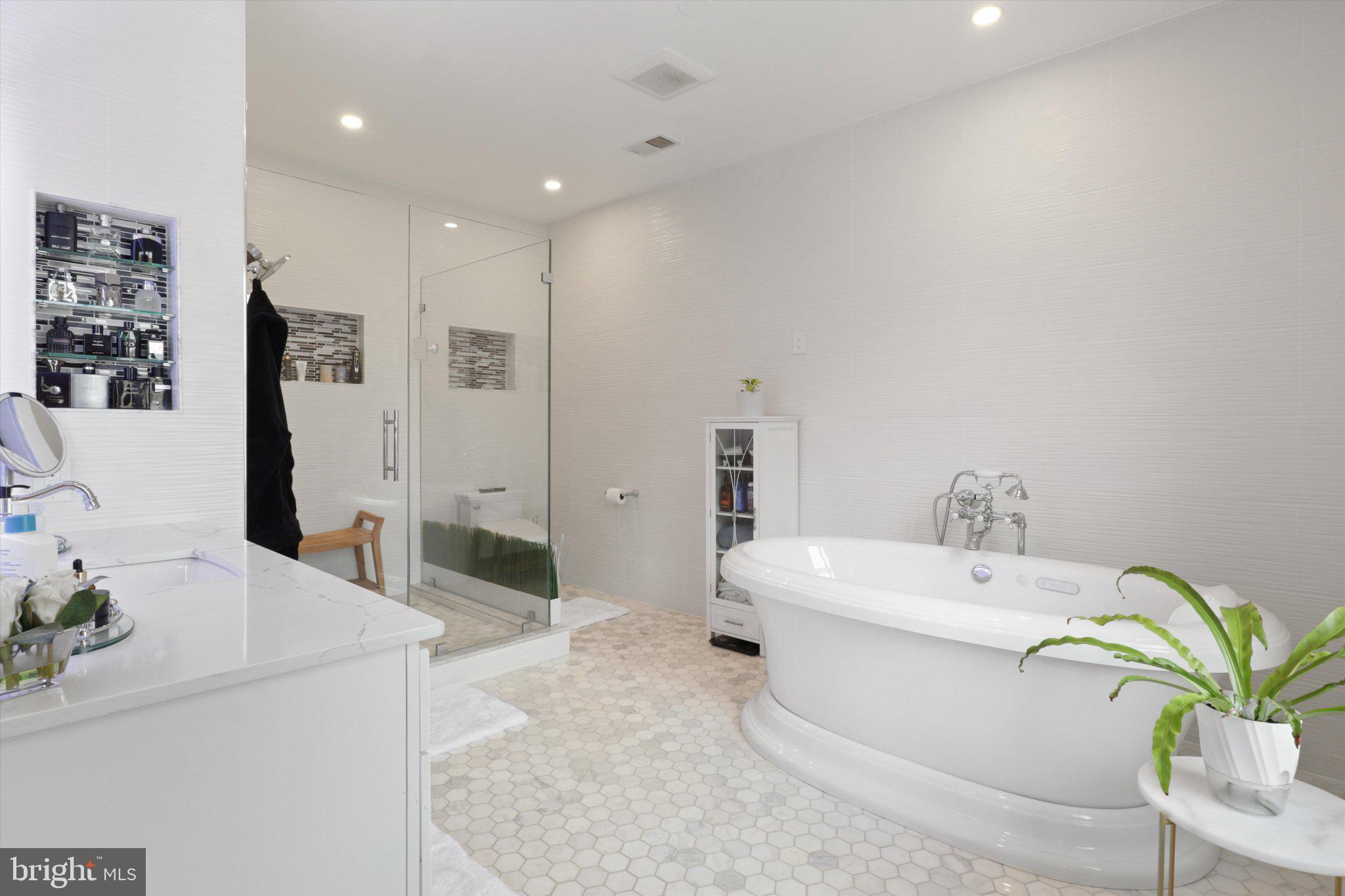 SADDLE RIDGE - Residential