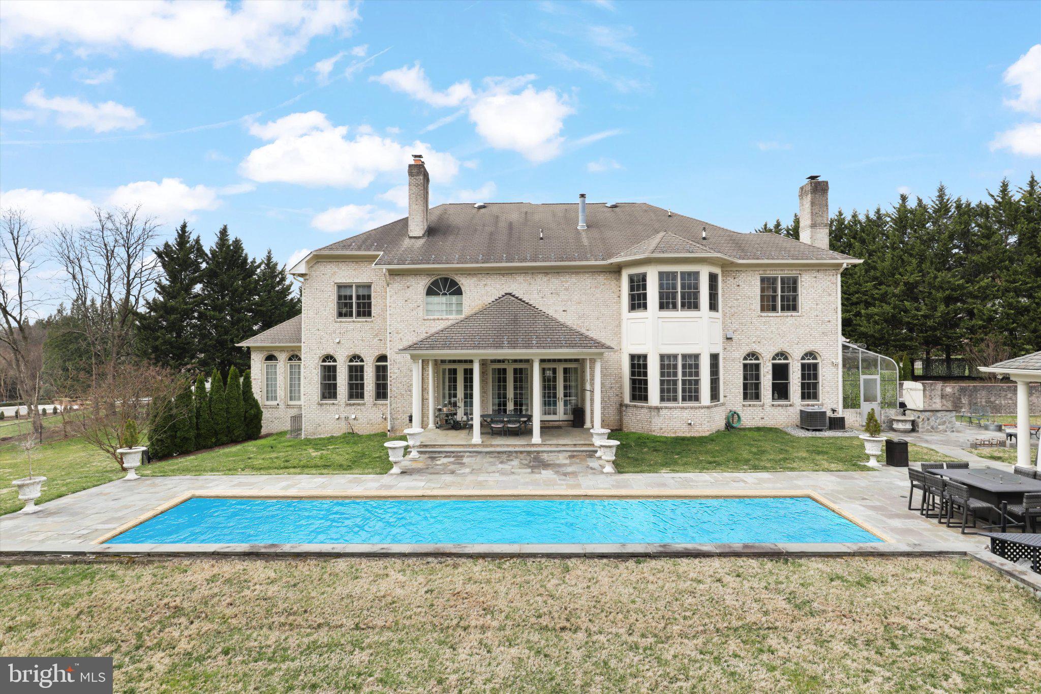 SADDLE RIDGE - Residential