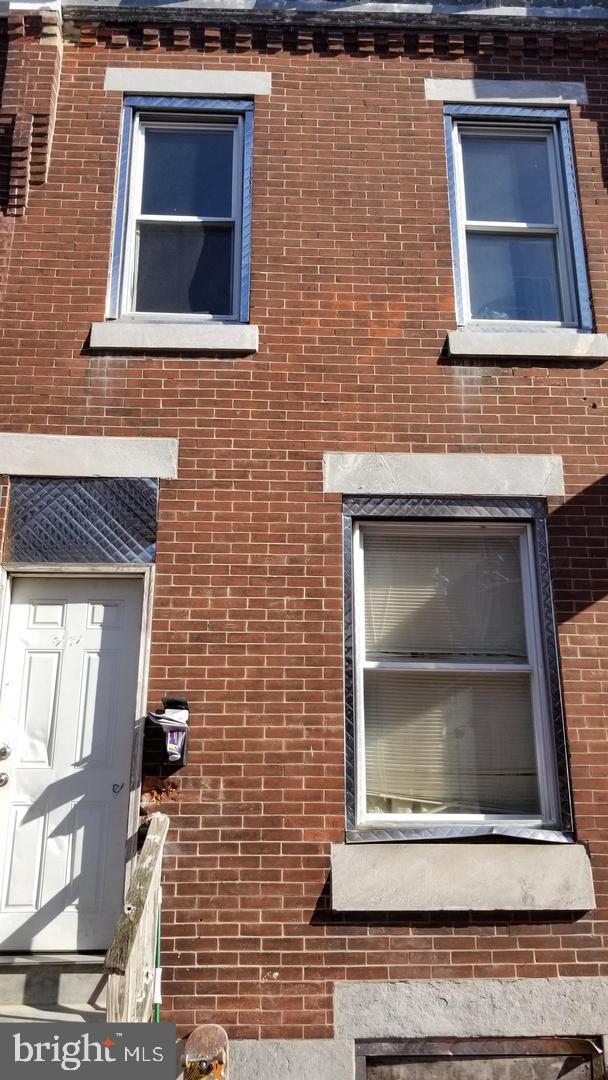 Great Investment Opportunity!
Welcome to 3131 Weymouth St. An amazing opportunity in the heart of Philadelphia's 19134 zip code.
This 2-story single-family home features 3 bedrooms, 1 bathroom, and 1,120 sqft of interior space. Zoned RSA5 and currently vacant, it’s a perfect blank canvas for investors looking to maximize returns through a full rehab.
The area is known for steady rental demand and active investor interest, making this a strategic addition to any portfolio.
Don’t miss out on this value-packed opportunity – schedule your showing today!