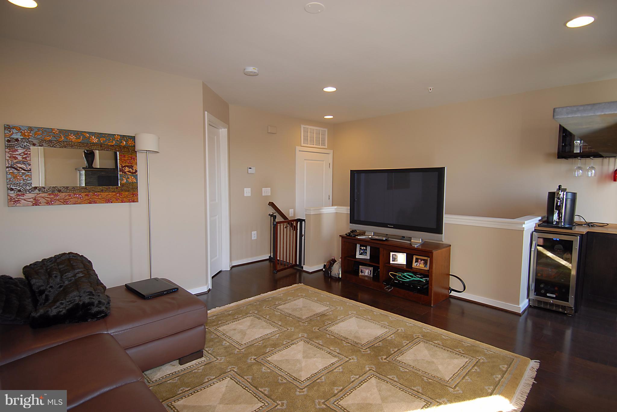 OLD TOWN COMMONS - Residential Lease