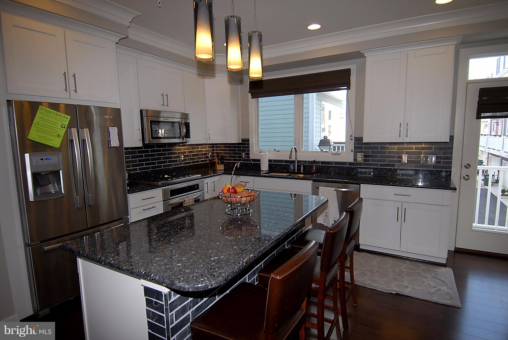 OLD TOWN COMMONS - Residential Lease