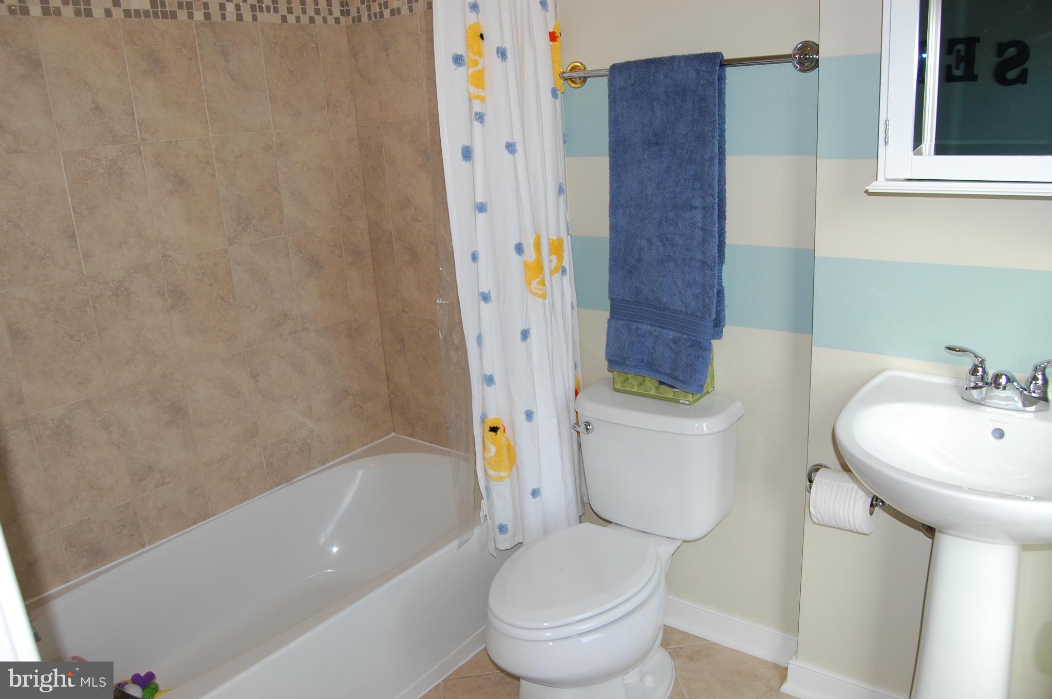 OLD TOWN COMMONS - Residential Lease