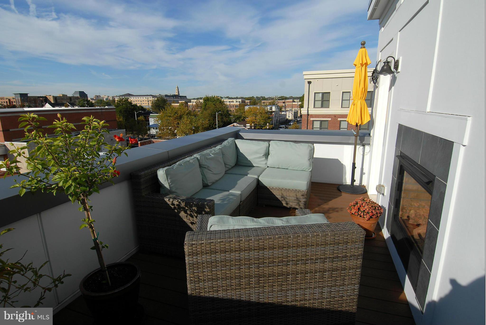 OLD TOWN COMMONS - Residential Lease