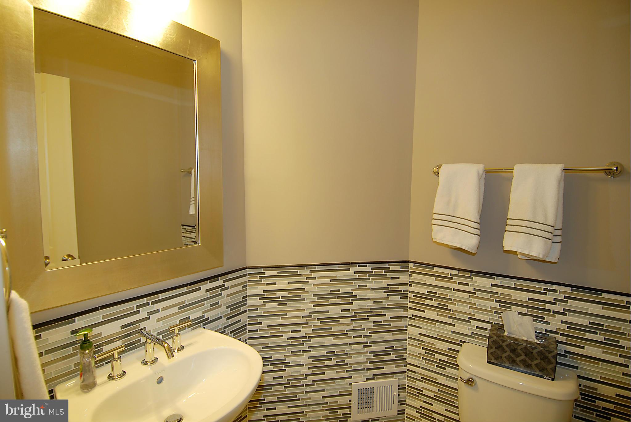 OLD TOWN COMMONS - Residential Lease