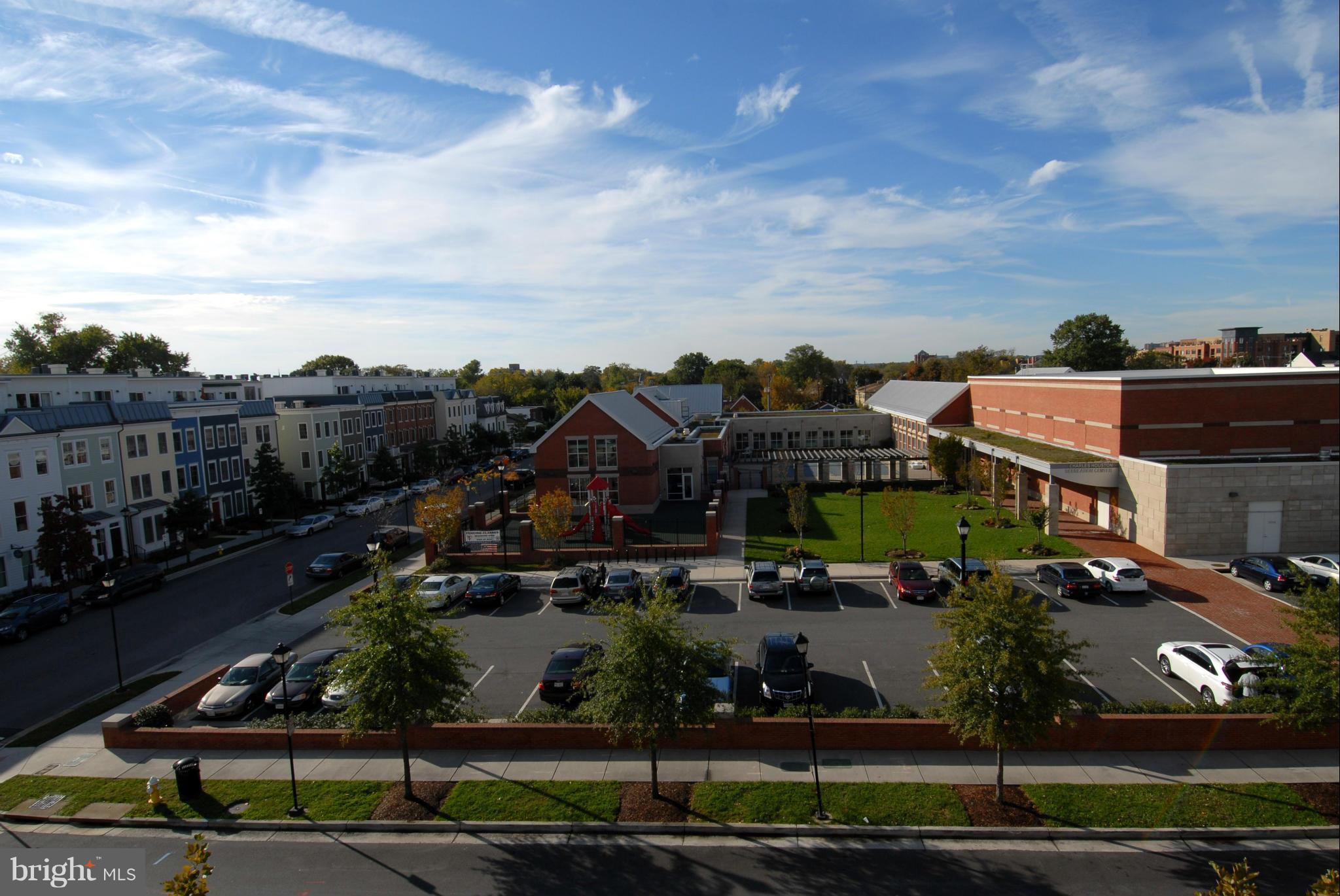 OLD TOWN COMMONS - Residential Lease