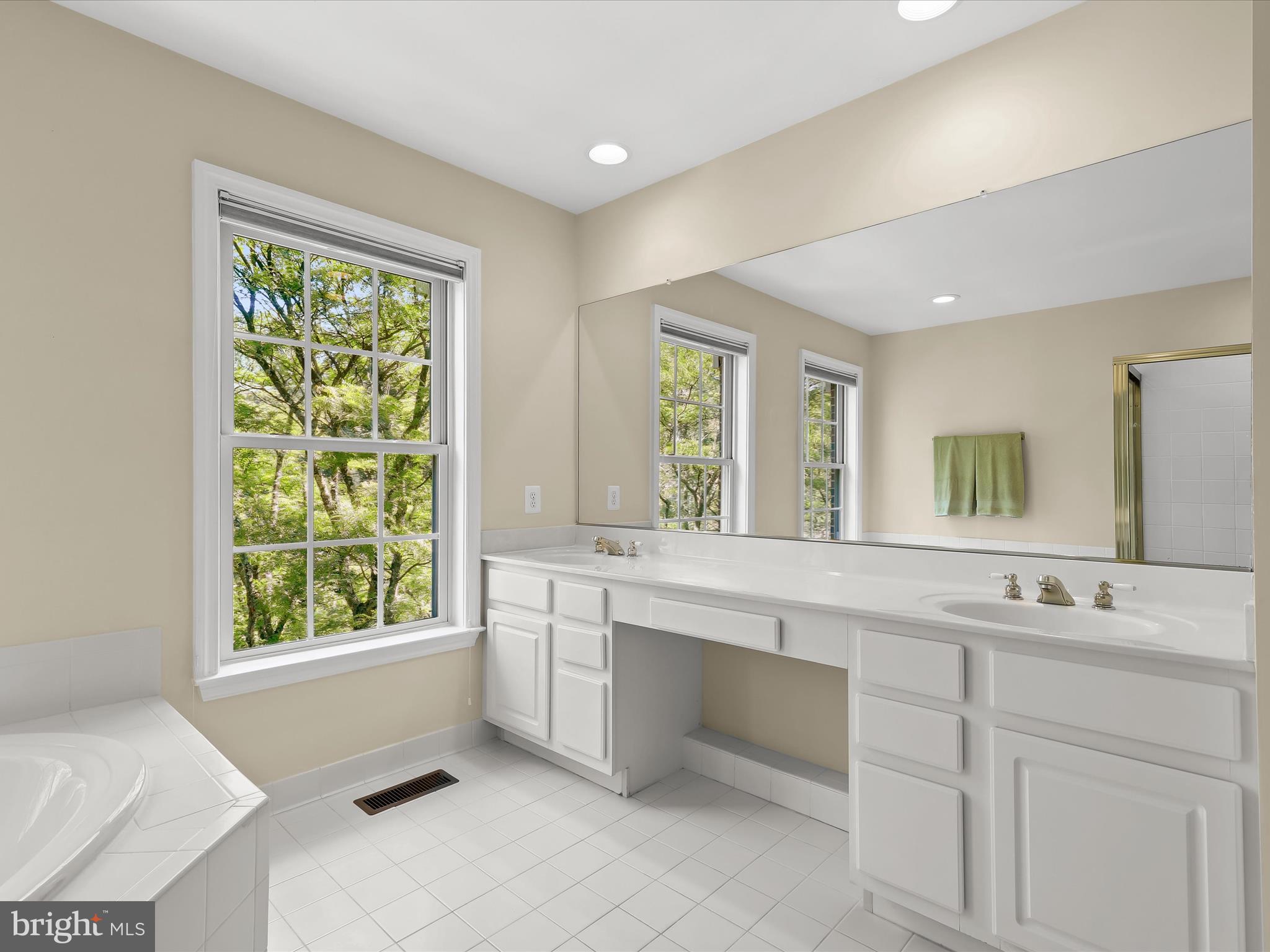 TILDEN WOODS - Residential