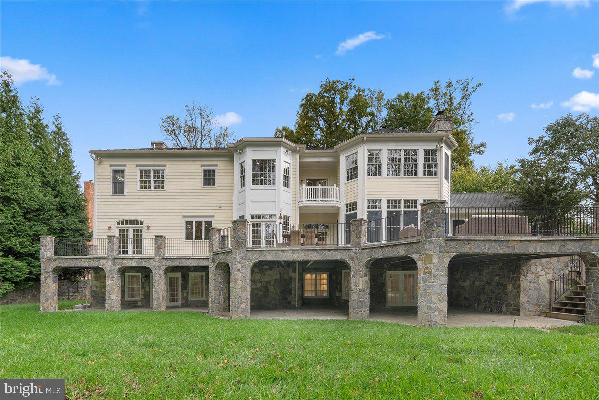 POTOMAC OUTSIDE - Residential