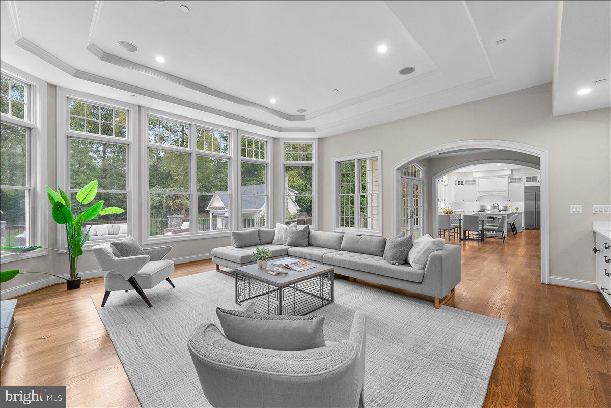 POTOMAC OUTSIDE - Residential