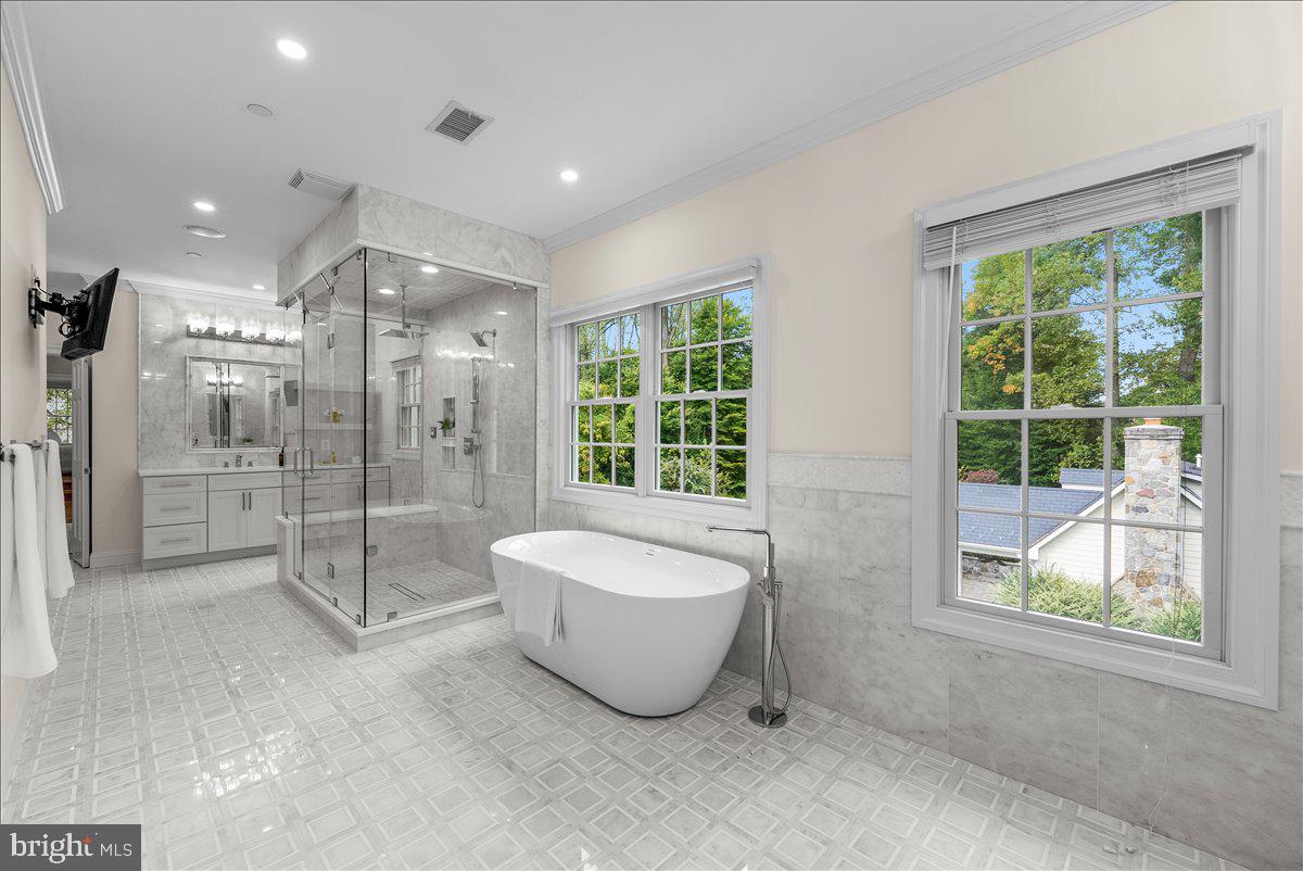 POTOMAC OUTSIDE - Residential