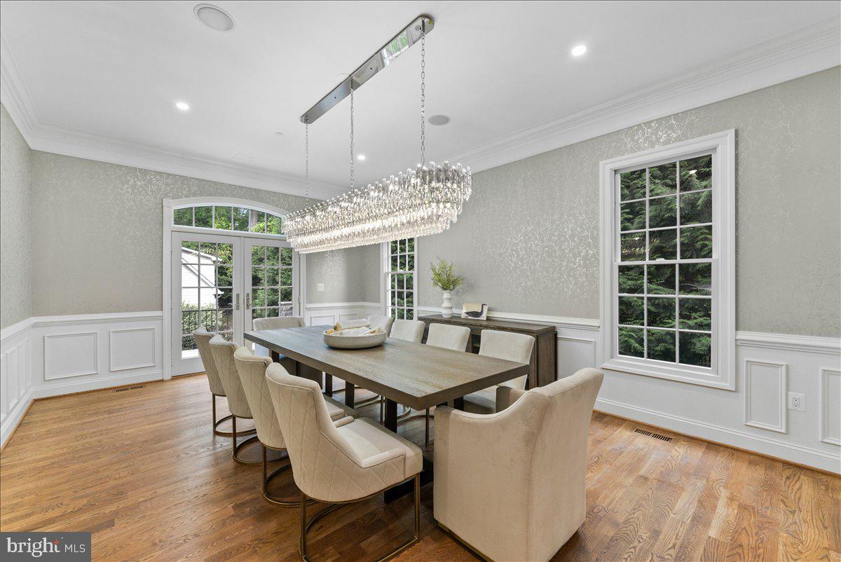 POTOMAC OUTSIDE - Residential