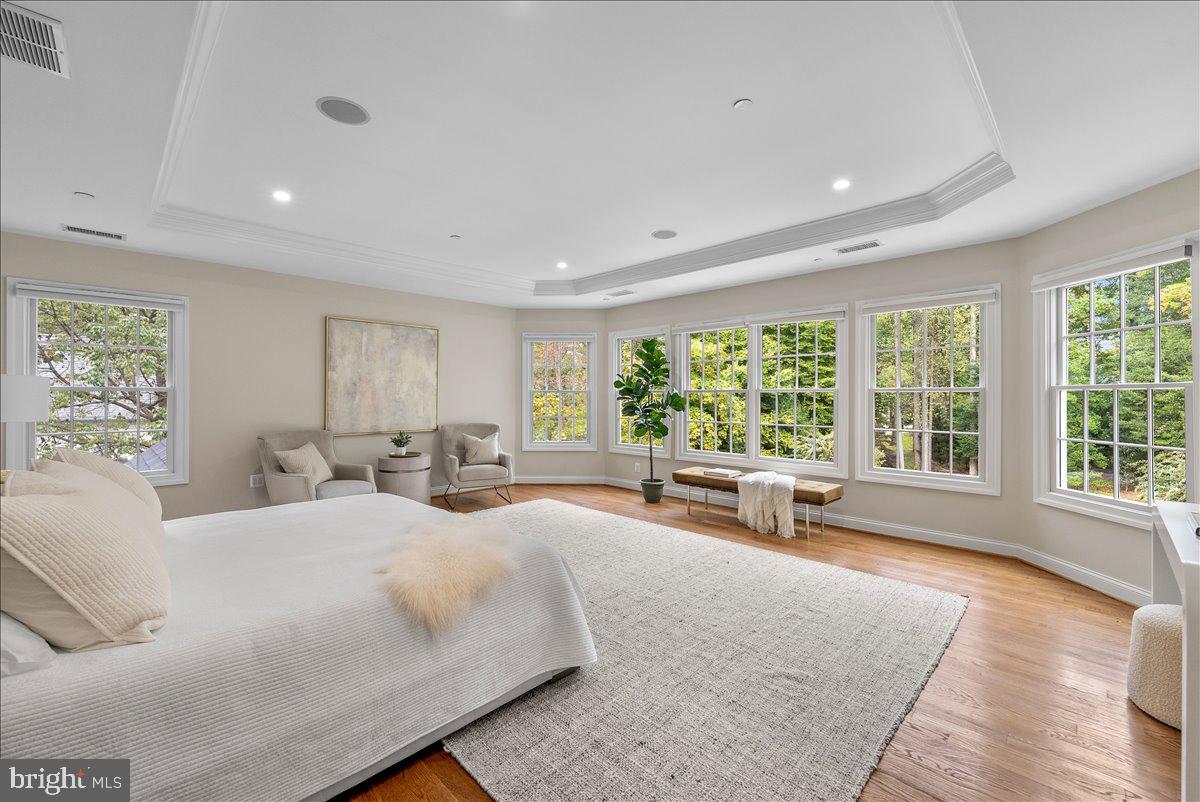 POTOMAC OUTSIDE - Residential