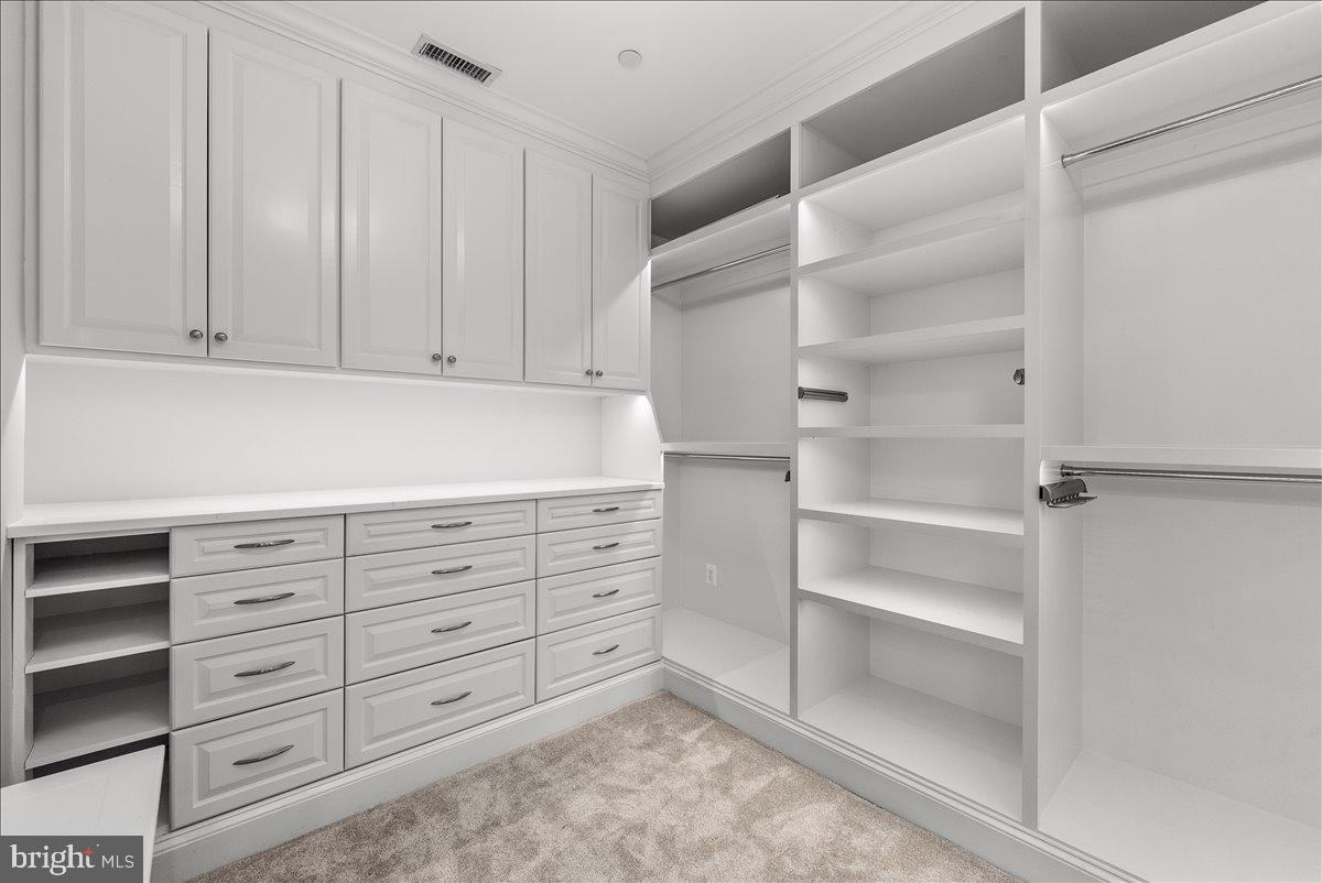 POTOMAC OUTSIDE - Residential