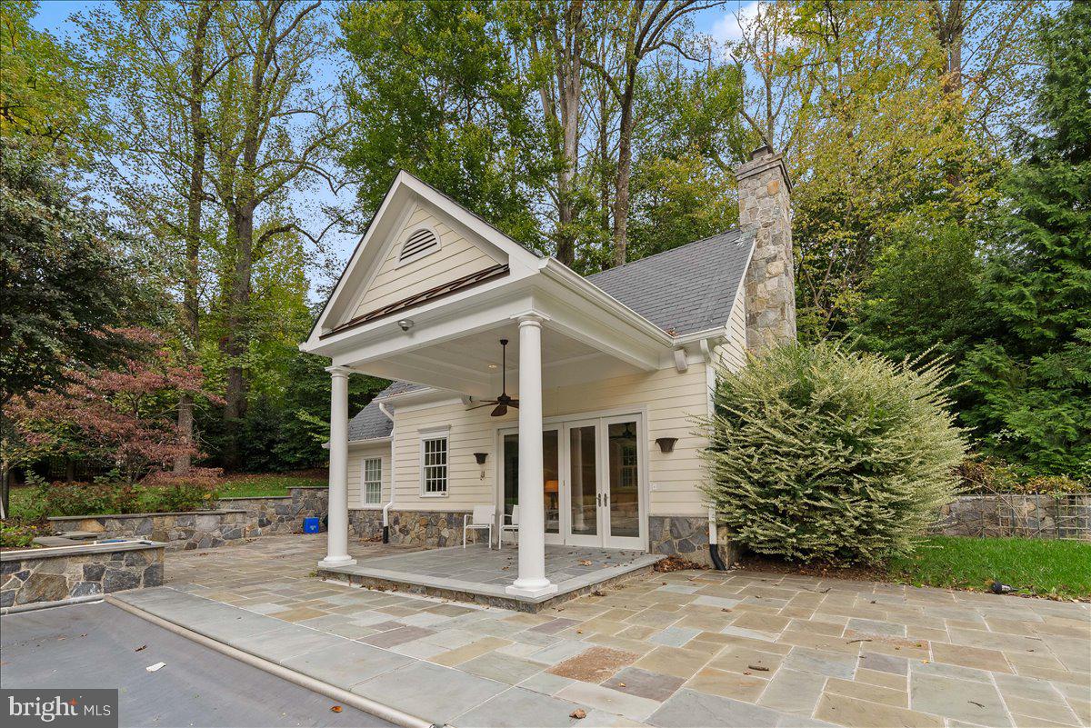 POTOMAC OUTSIDE - Residential