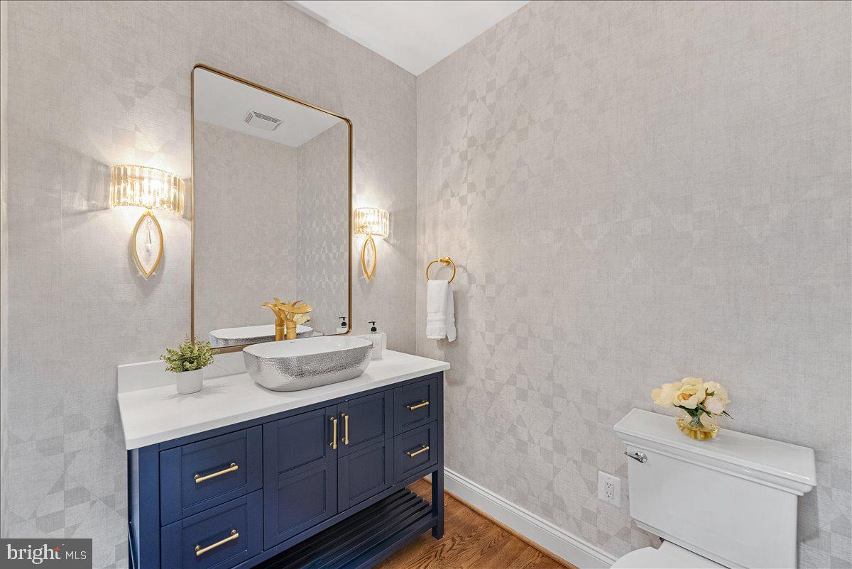 POTOMAC OUTSIDE - Residential