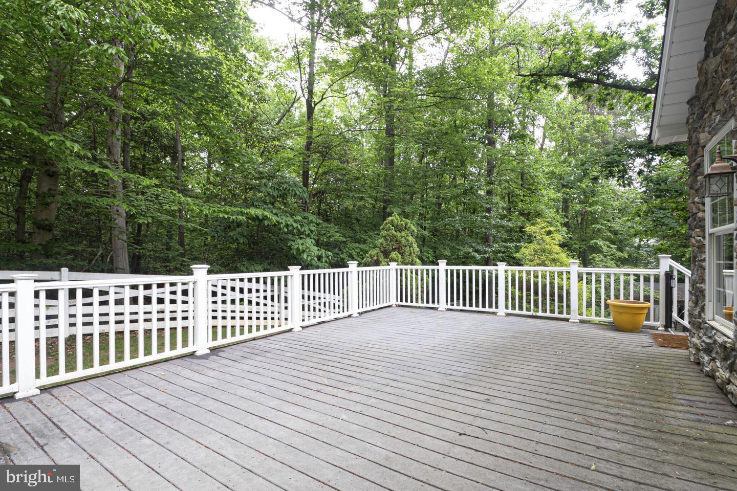 CHAPEL POINT WOODS - Residential