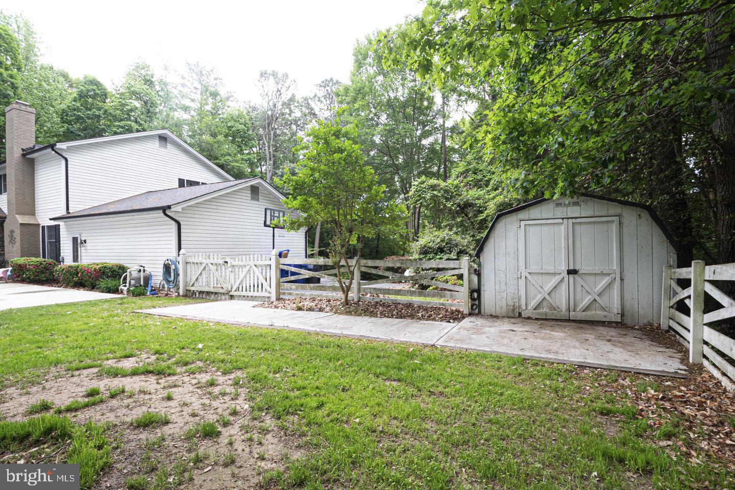 CHAPEL POINT WOODS - Residential