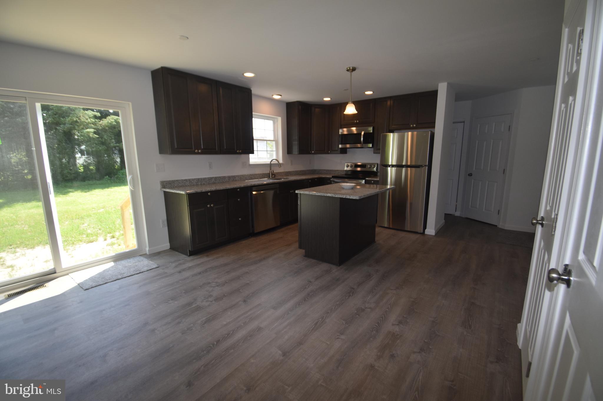 SAVANNAH OVERLOOK - Residential