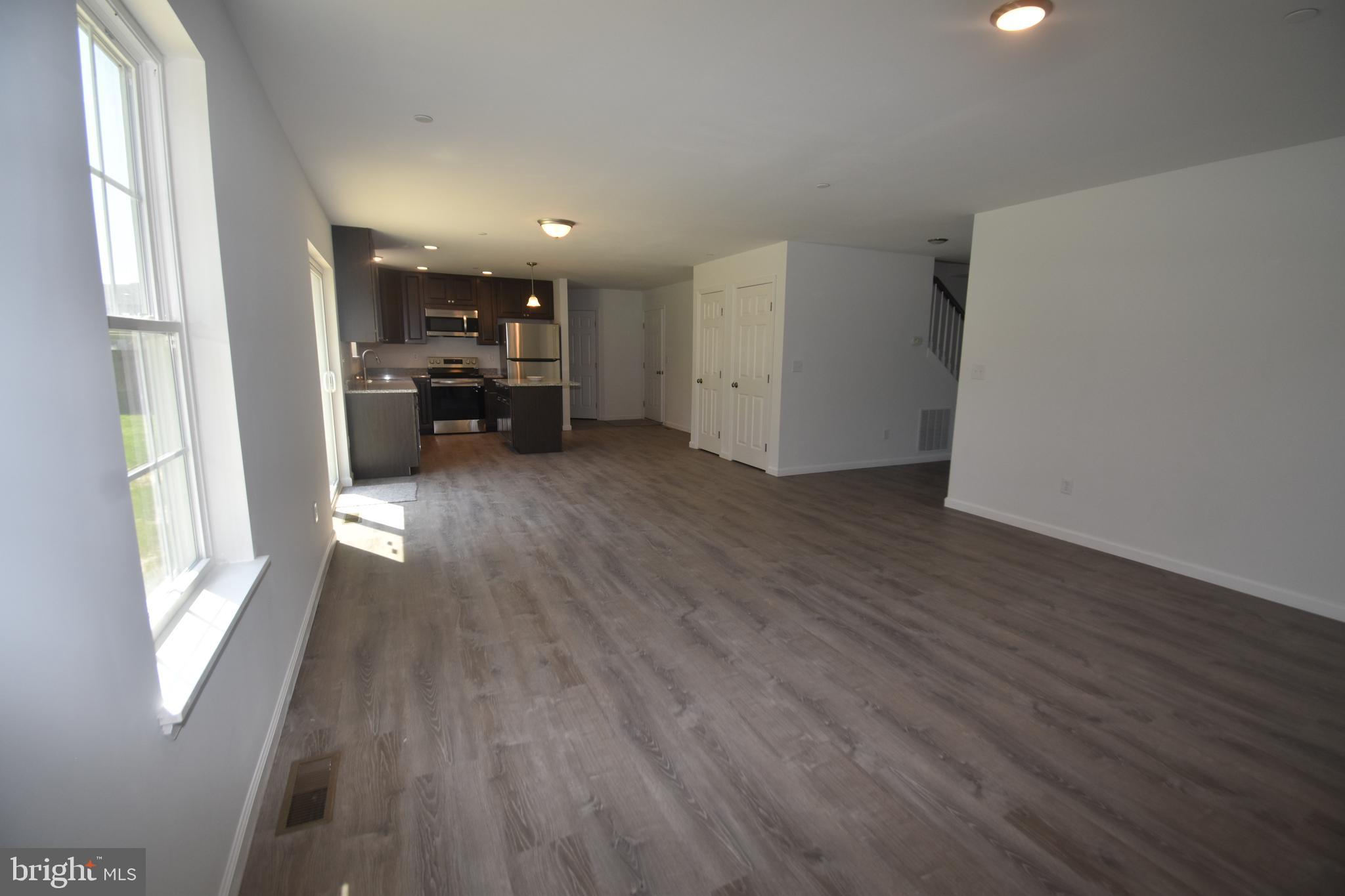 SAVANNAH OVERLOOK - Residential