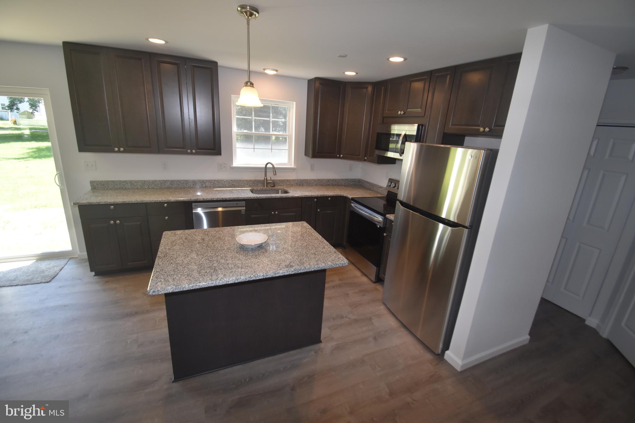 SAVANNAH OVERLOOK - Residential