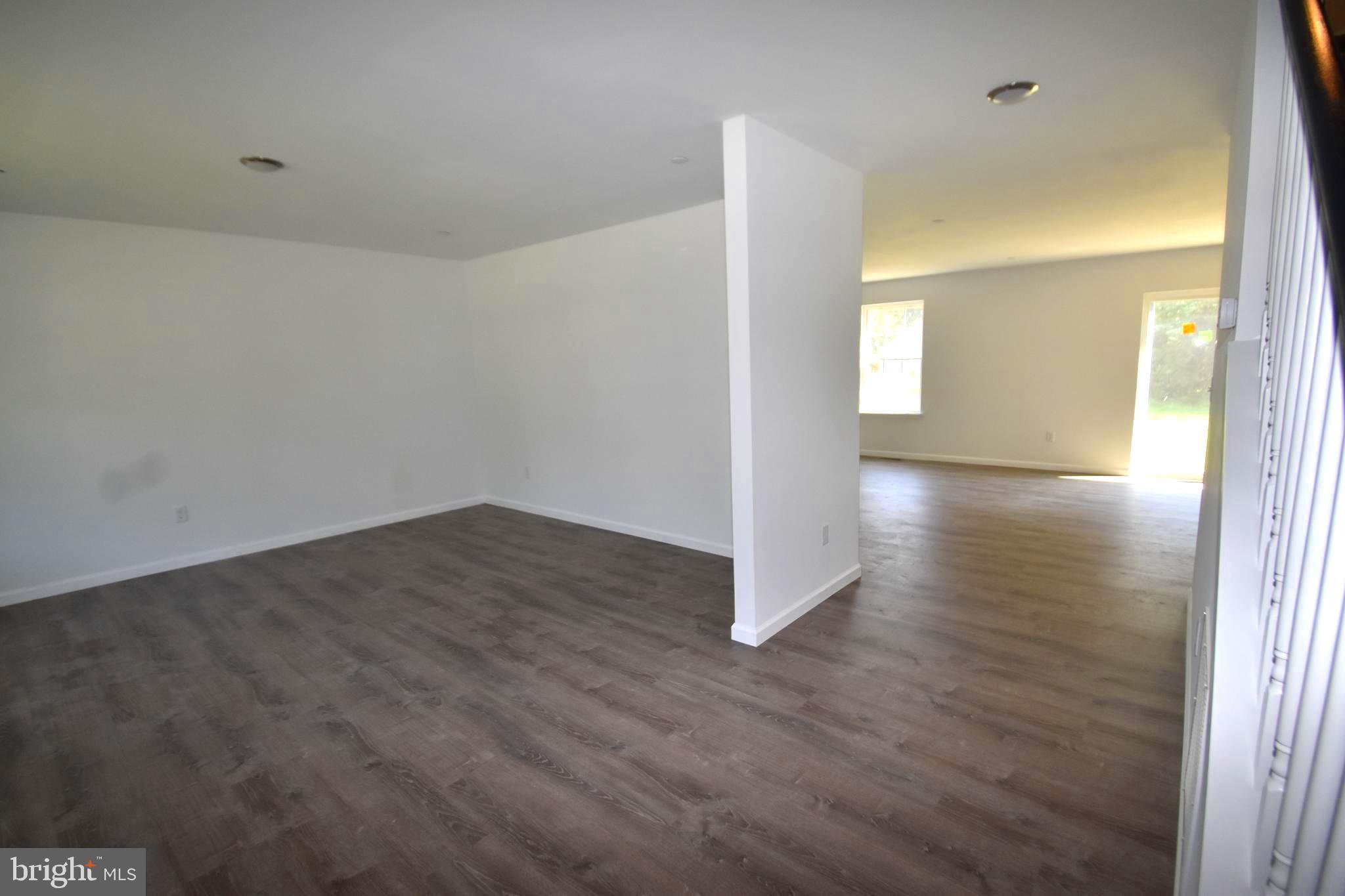 SAVANNAH OVERLOOK - Residential