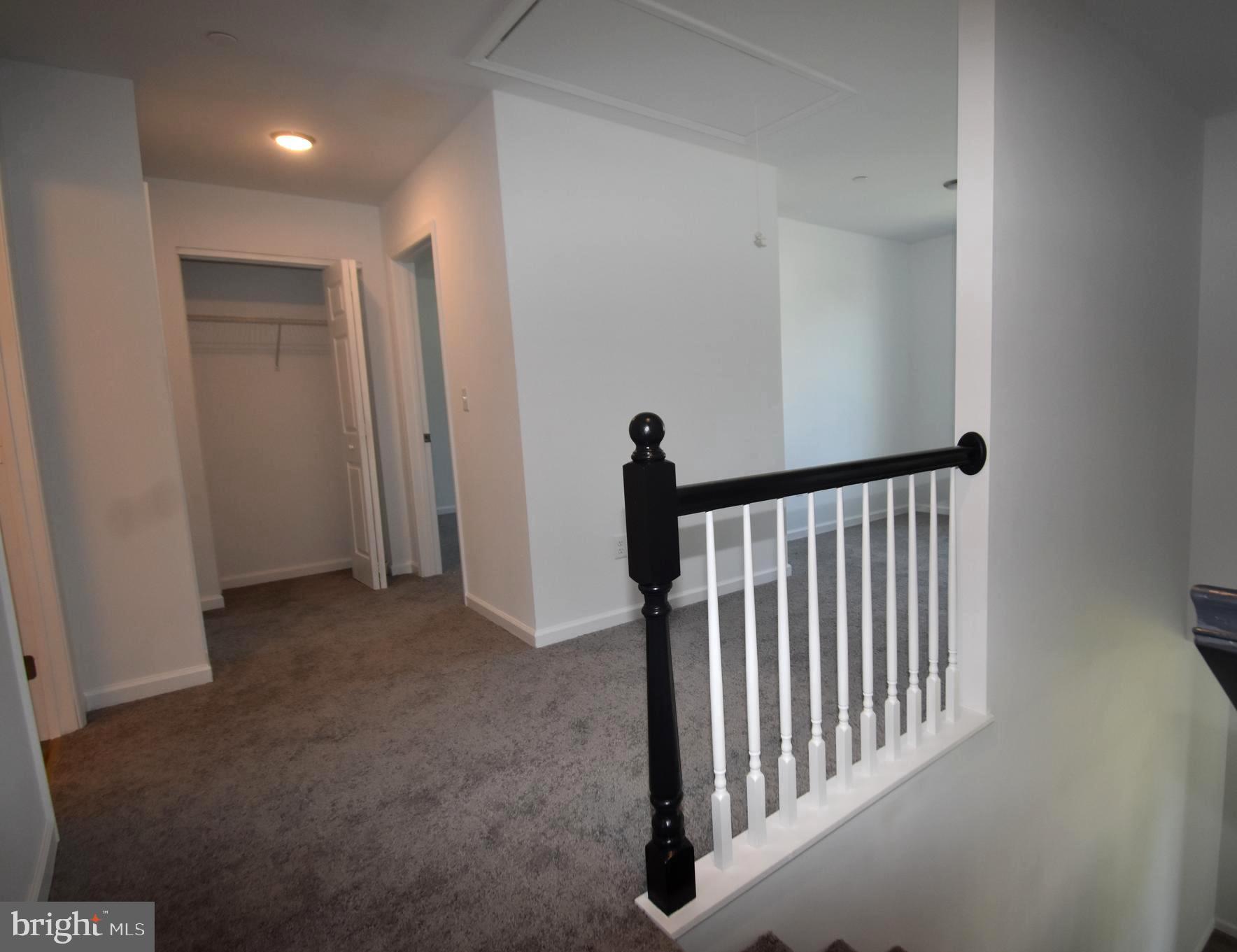 SAVANNAH OVERLOOK - Residential