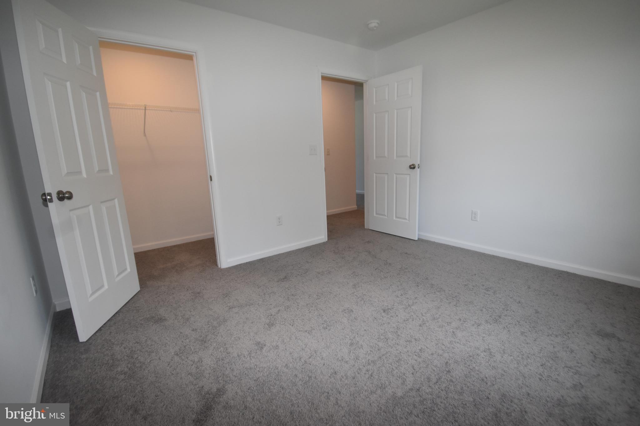 SAVANNAH OVERLOOK - Residential