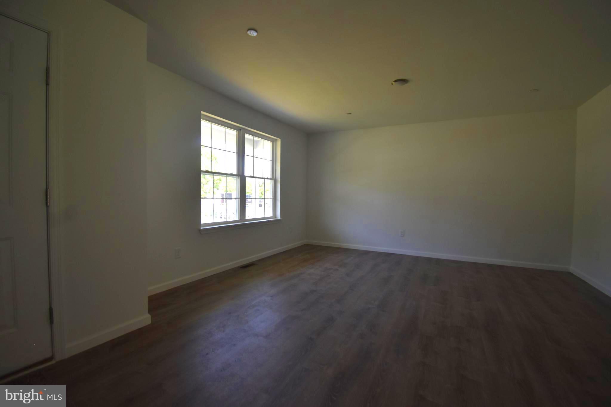 SAVANNAH OVERLOOK - Residential