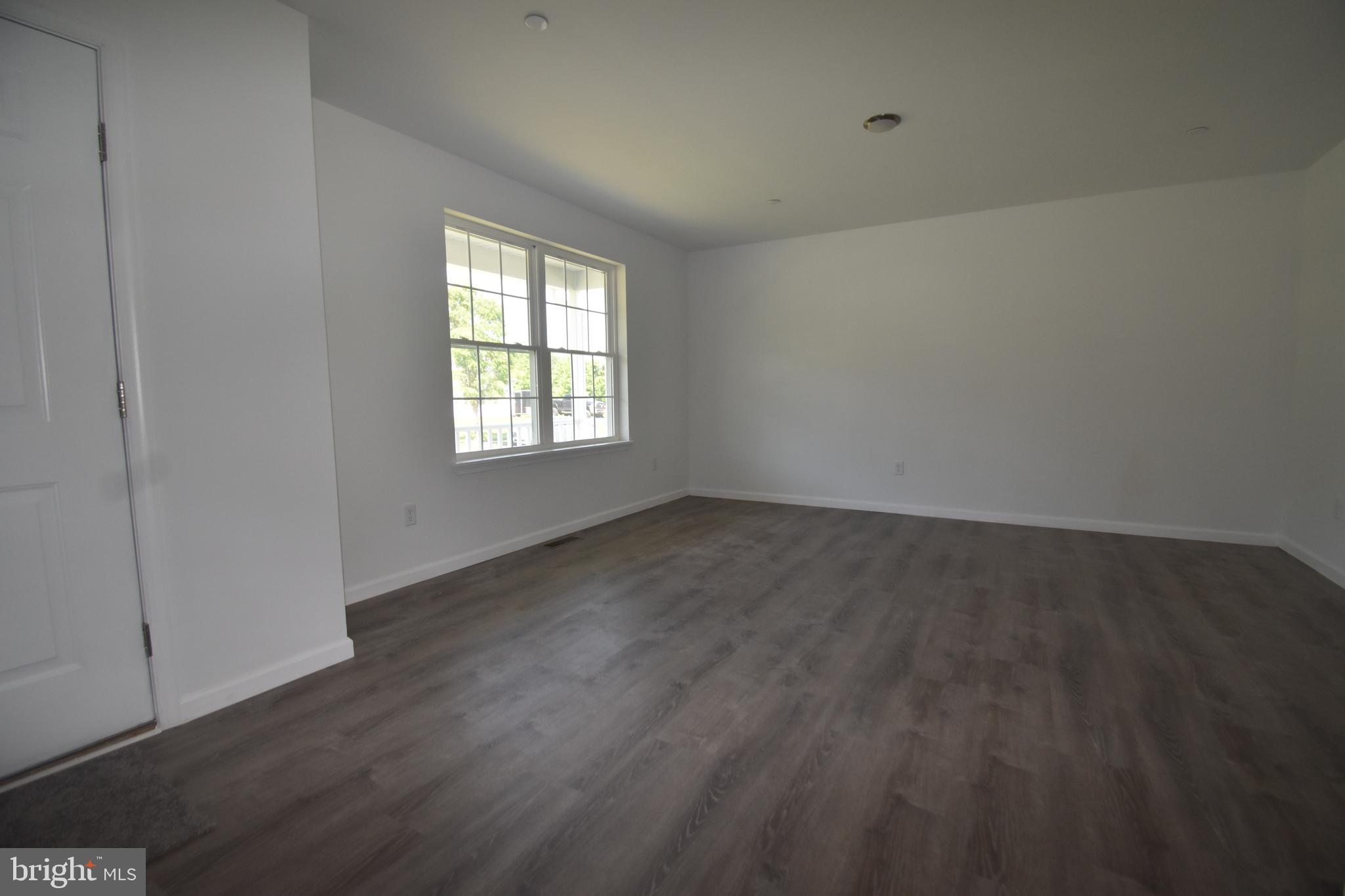 SAVANNAH OVERLOOK - Residential