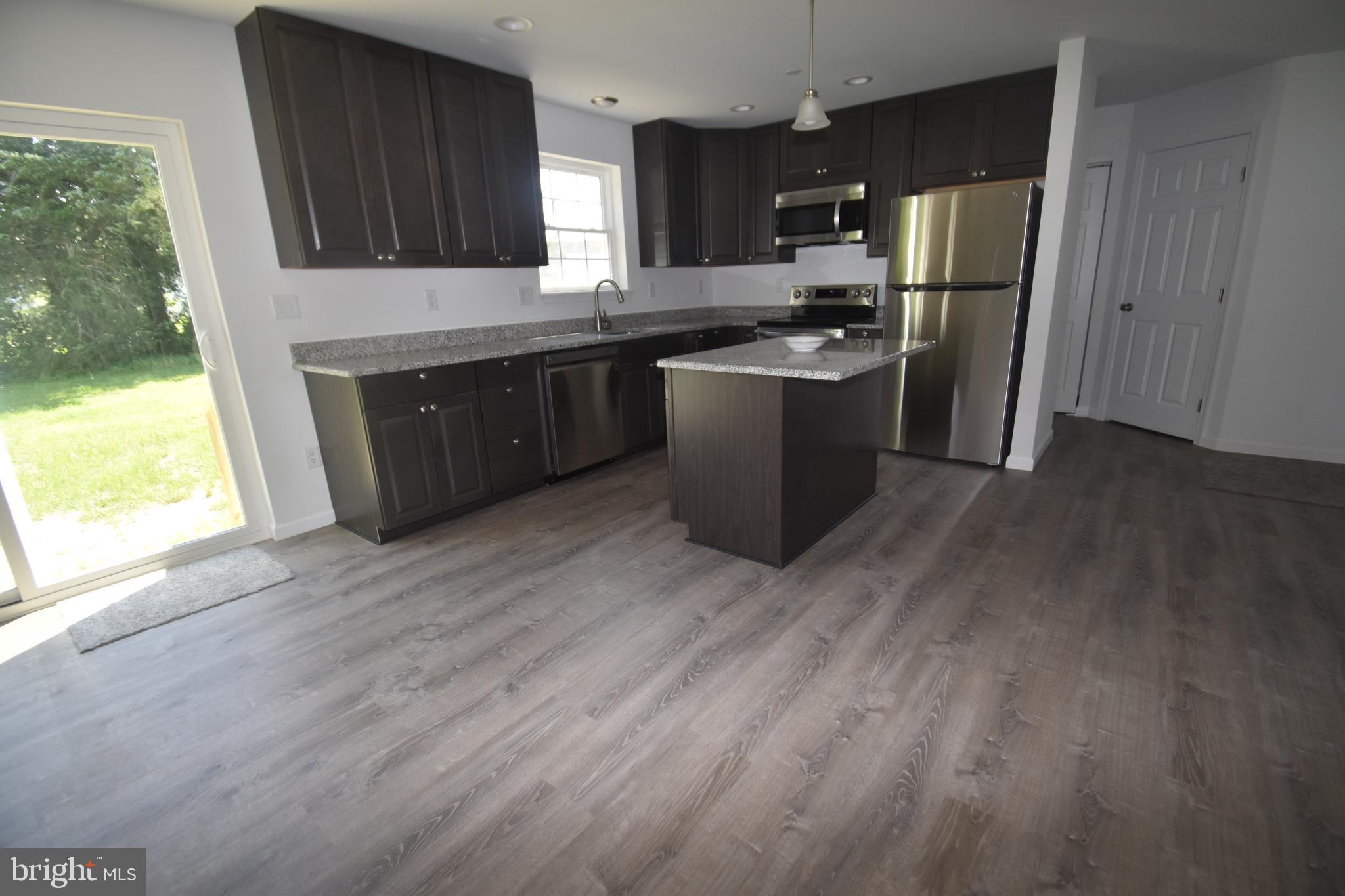 SAVANNAH OVERLOOK - Residential