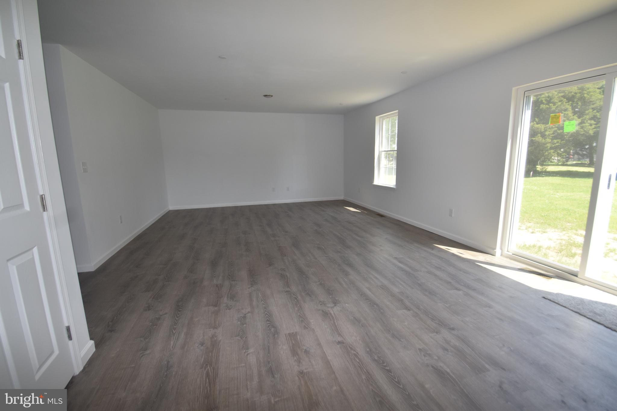 SAVANNAH OVERLOOK - Residential