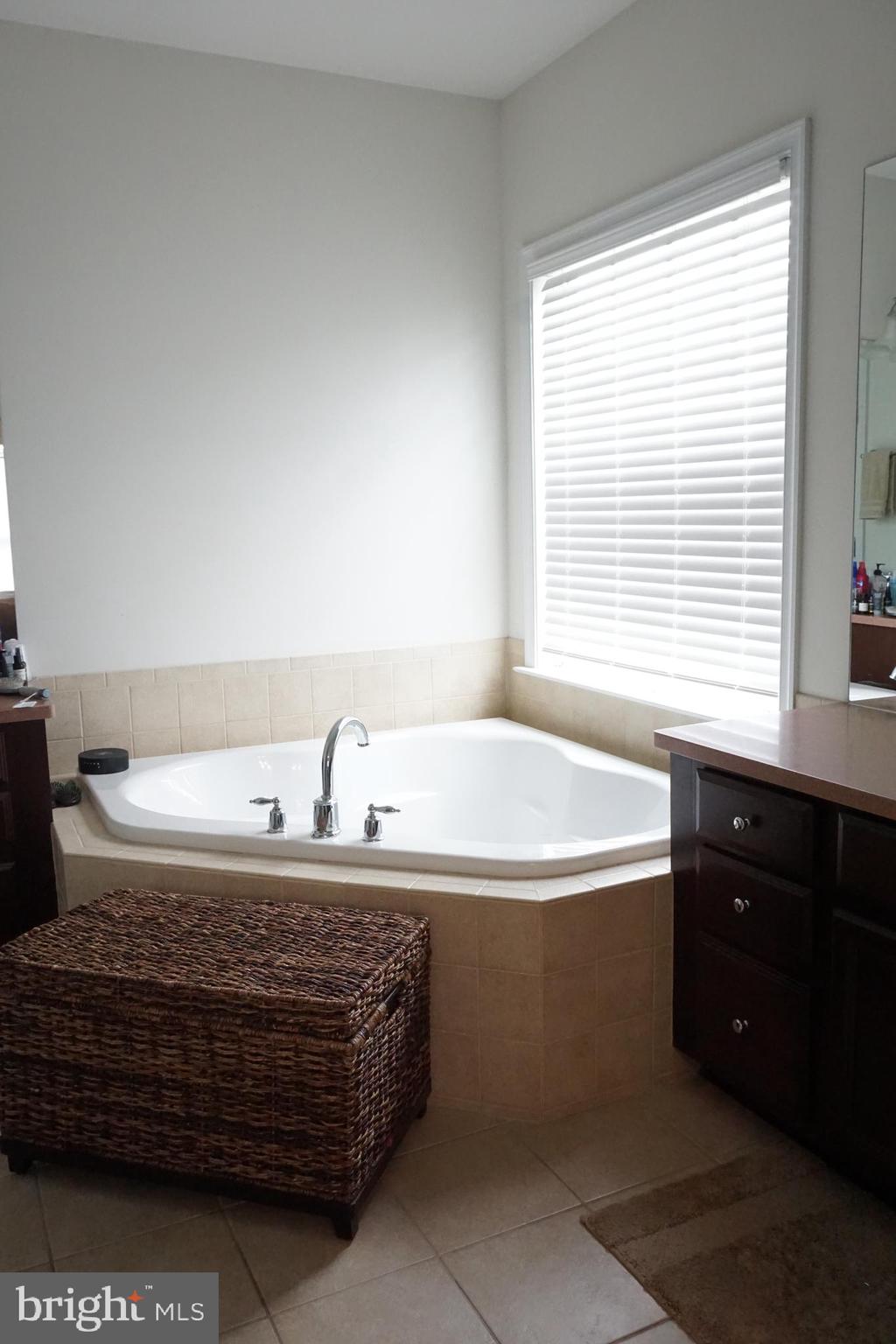 WINDSOR RIDGE - Residential Lease