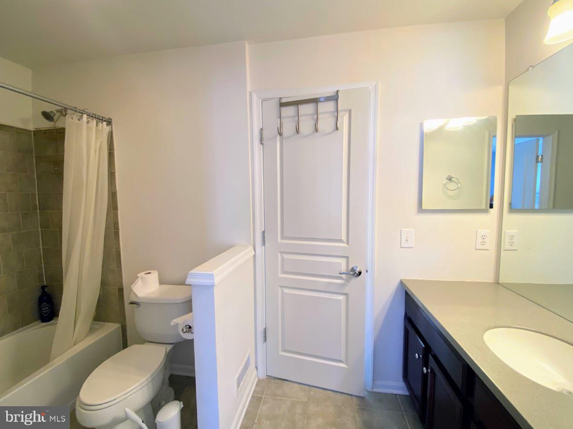 WINDSOR RIDGE - Residential Lease