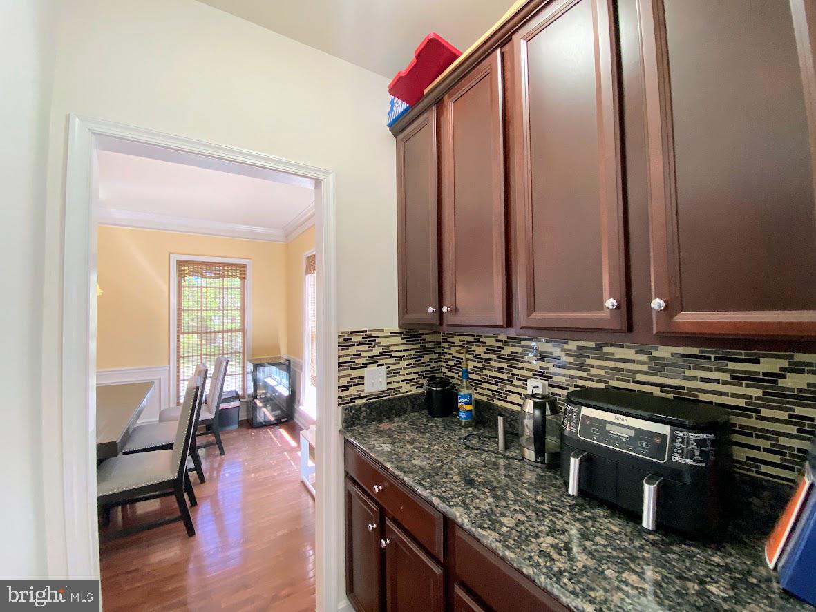 WINDSOR RIDGE - Residential Lease