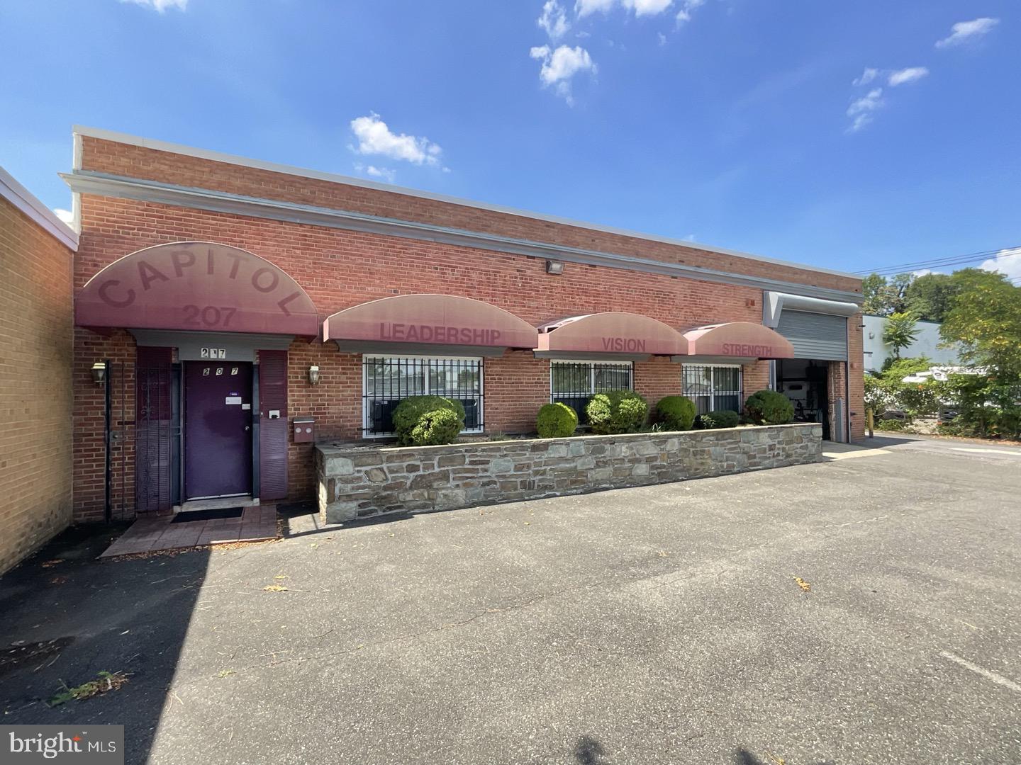 207 W HAMPTON AVENUE