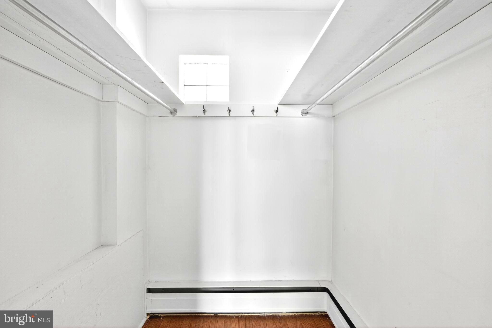 ROXBOROUGH - Residential Lease