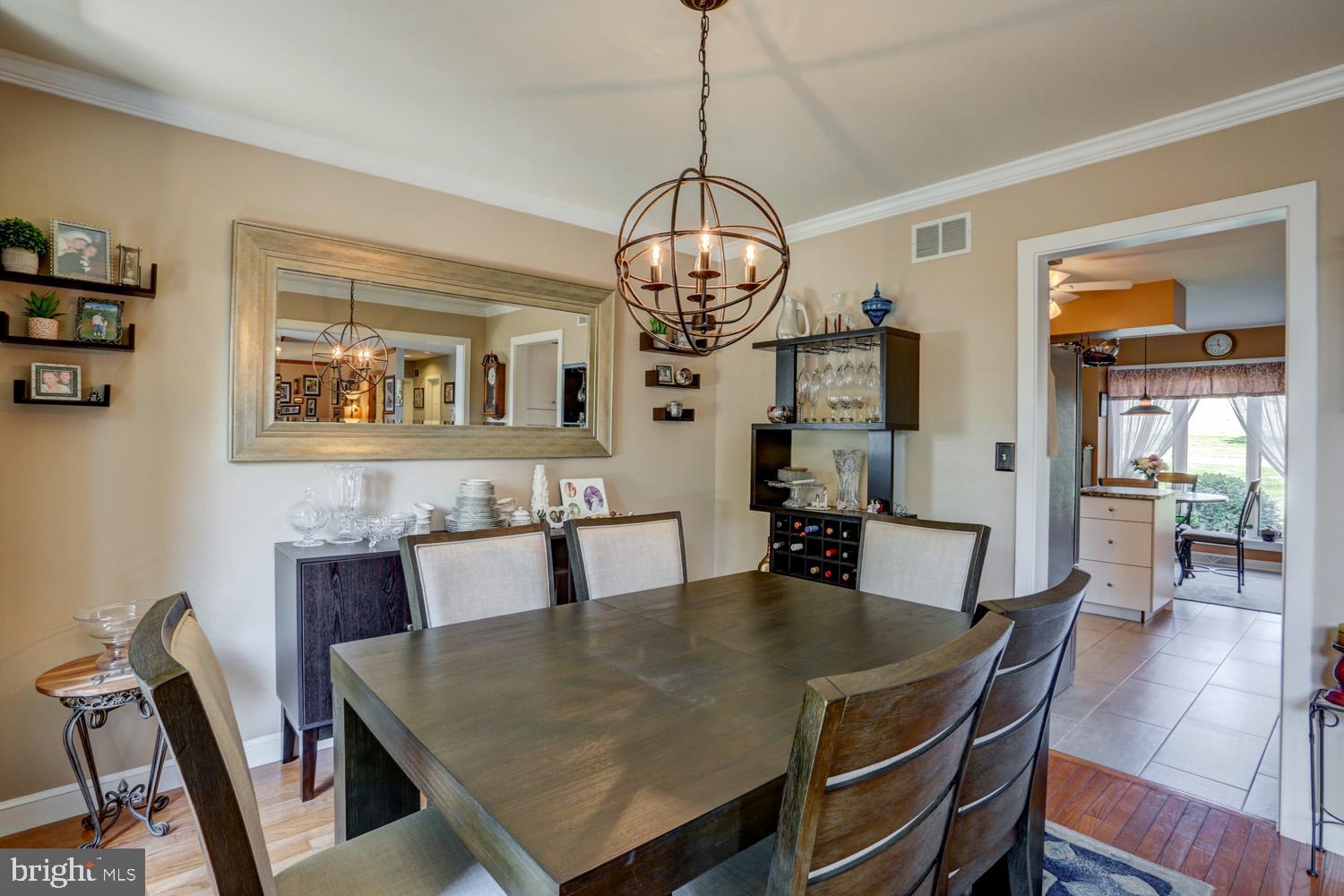 SHADOWSTONE MANOR - Residential