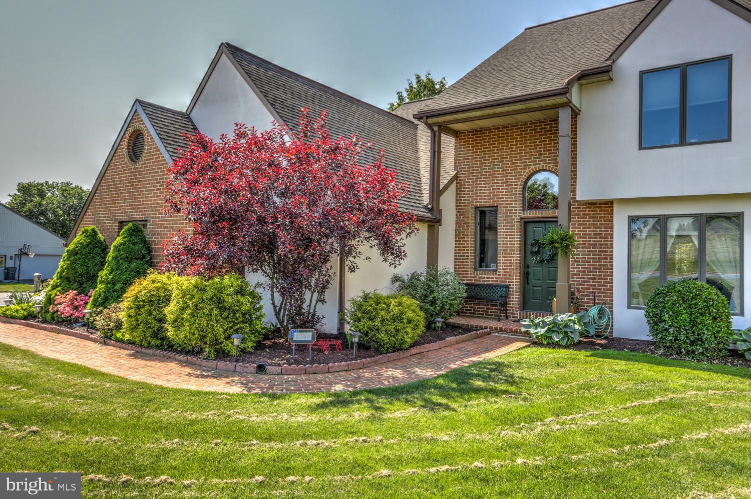 SHADOWSTONE MANOR - Residential