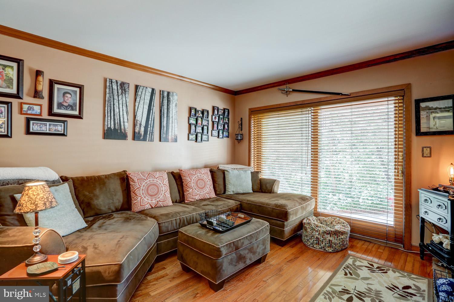 SHADOWSTONE MANOR - Residential