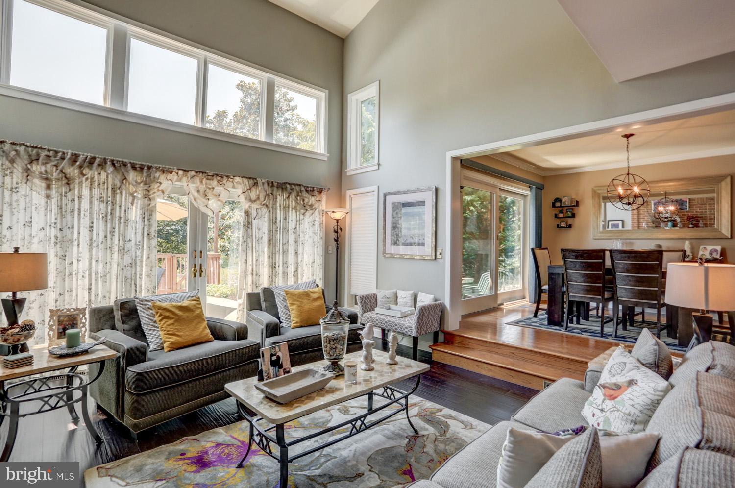 SHADOWSTONE MANOR - Residential