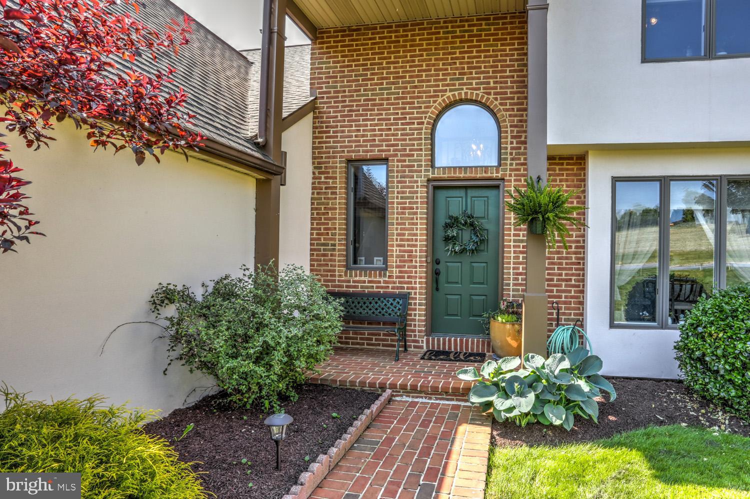 SHADOWSTONE MANOR - Residential