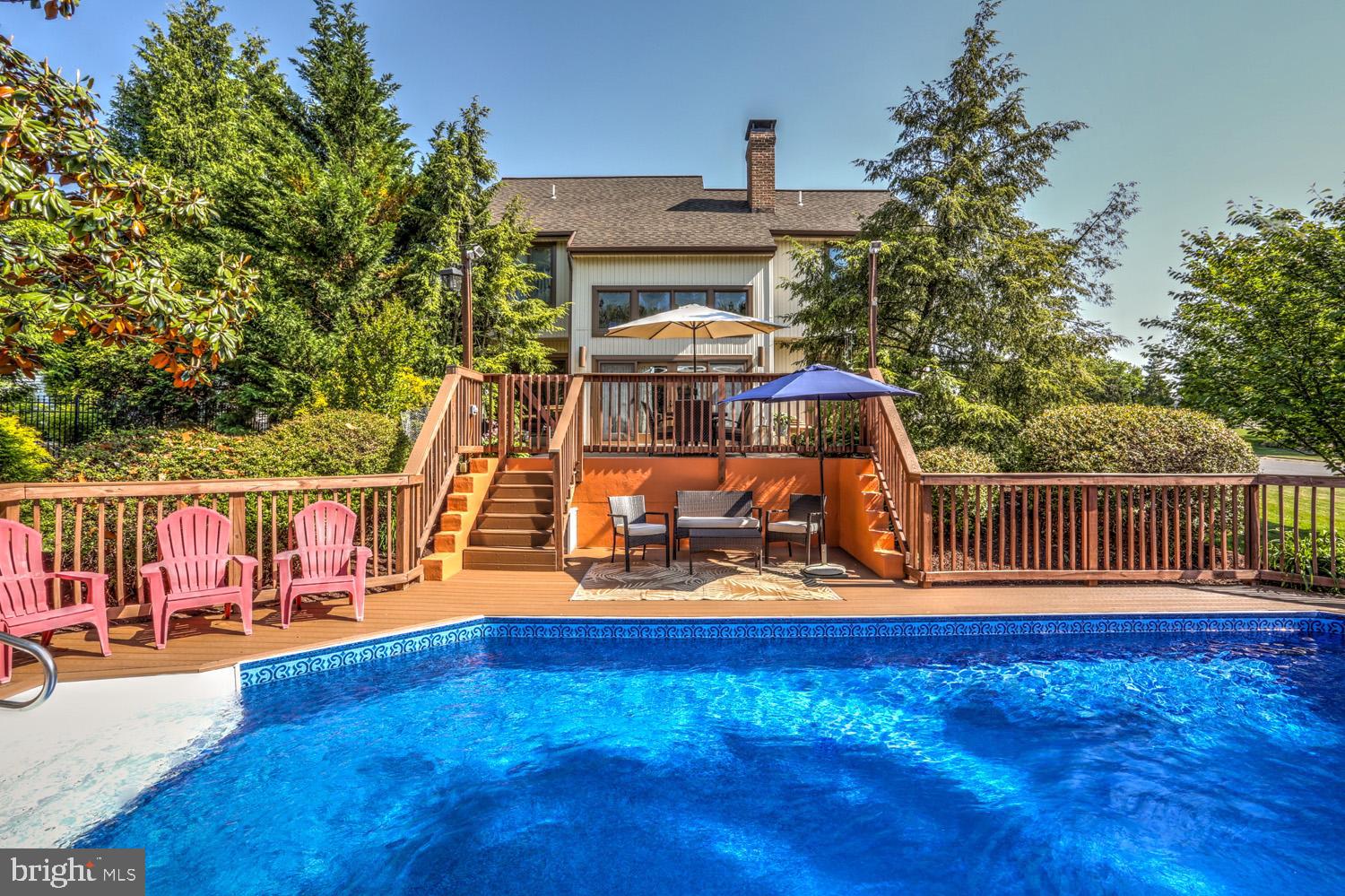 SHADOWSTONE MANOR - Residential