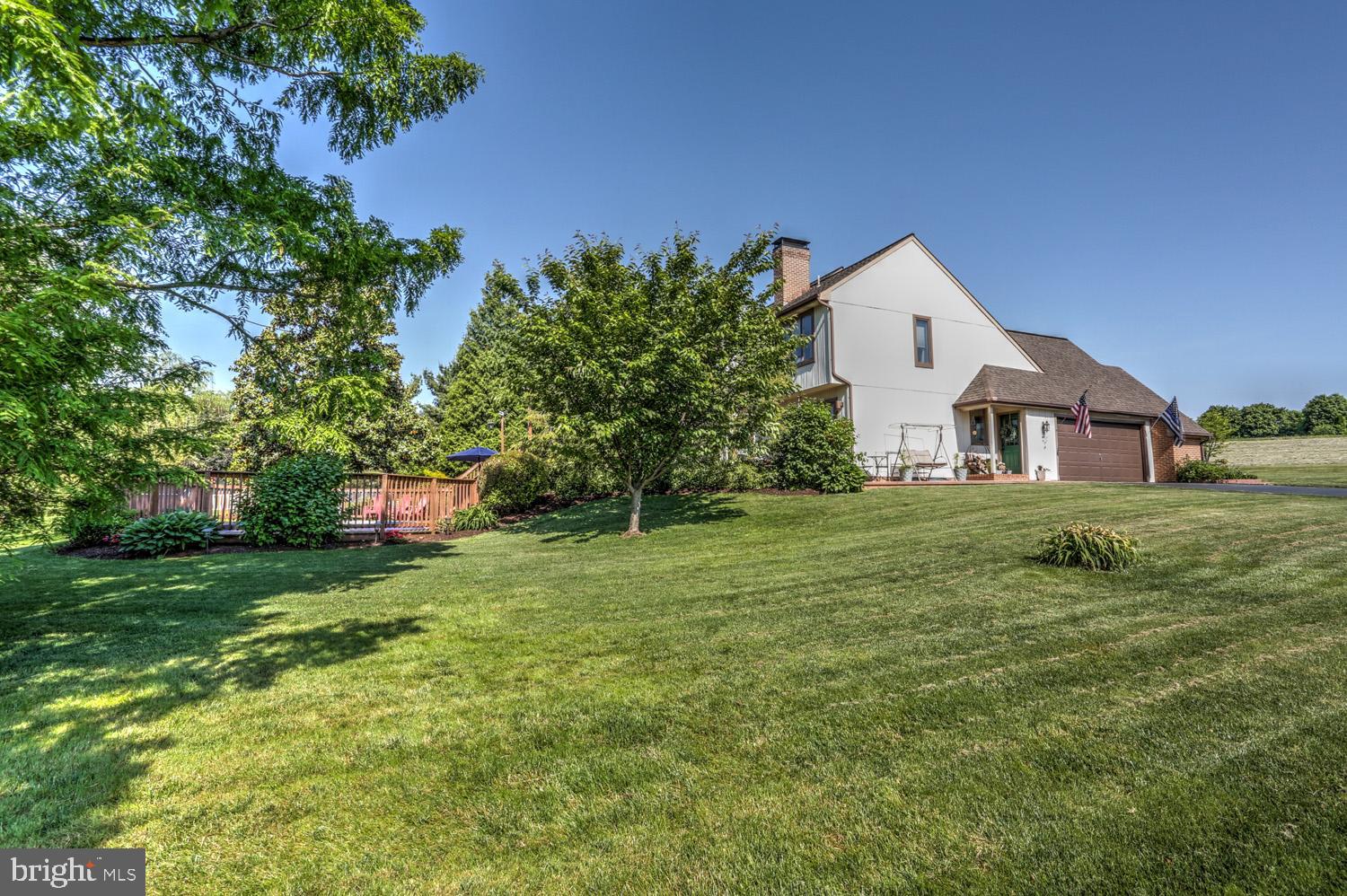 SHADOWSTONE MANOR - Residential