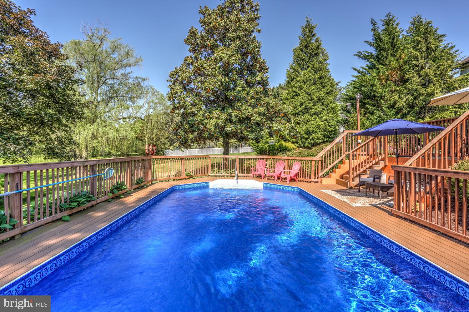 SHADOWSTONE MANOR - Residential