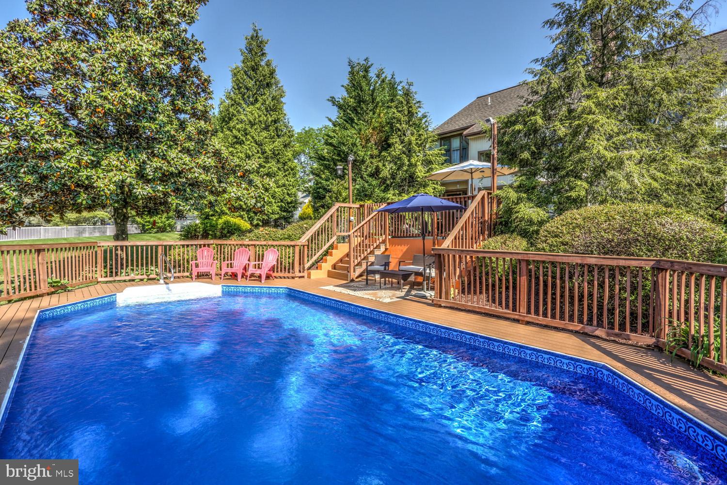 SHADOWSTONE MANOR - Residential