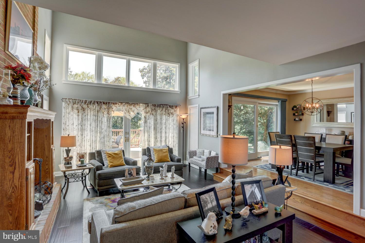 SHADOWSTONE MANOR - Residential