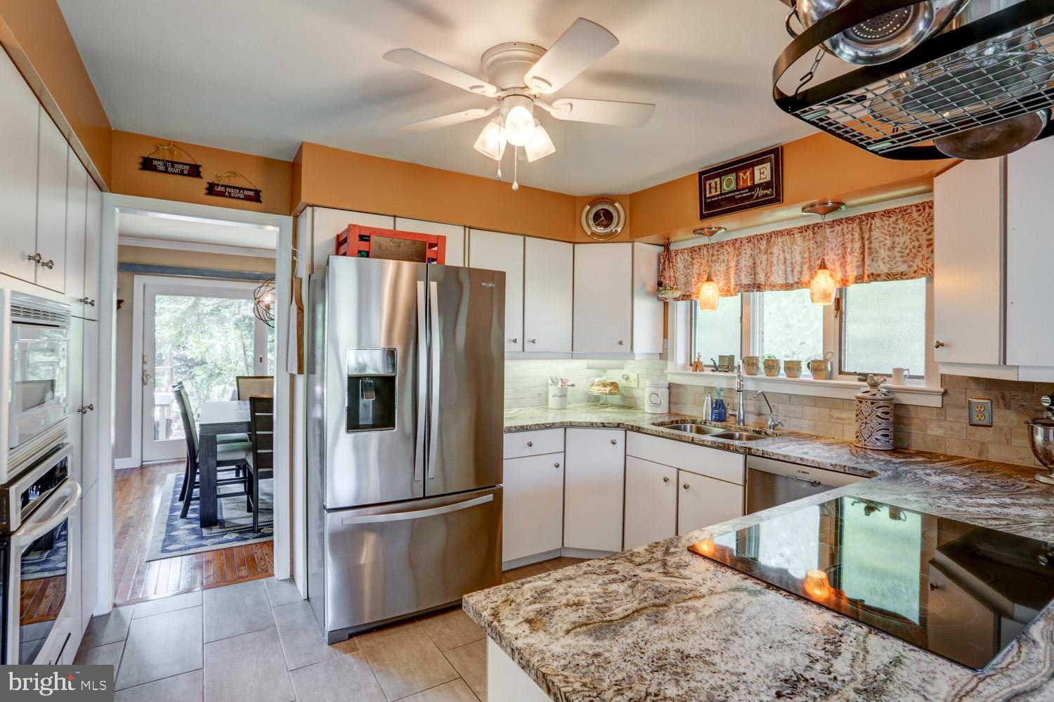 SHADOWSTONE MANOR - Residential