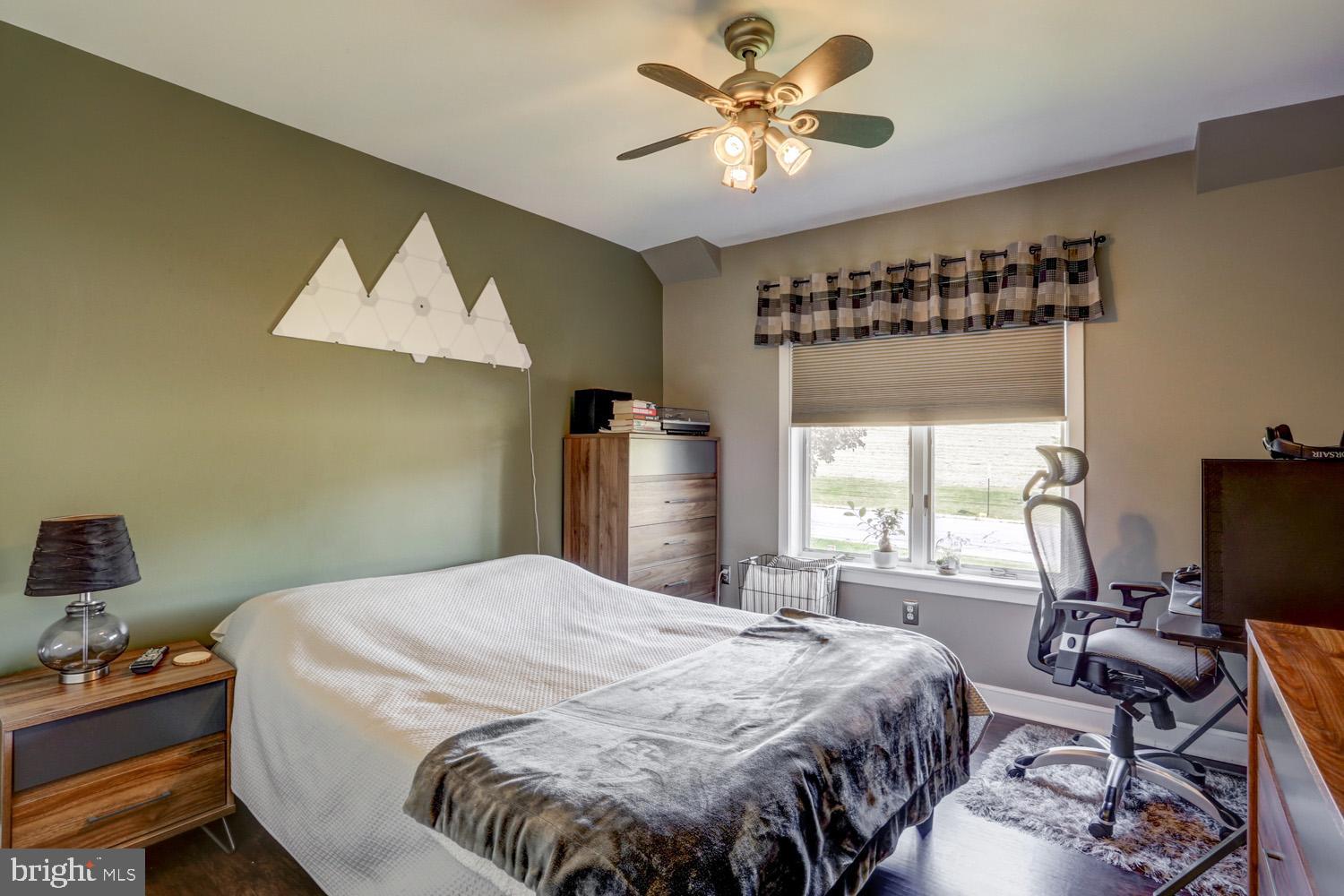 SHADOWSTONE MANOR - Residential