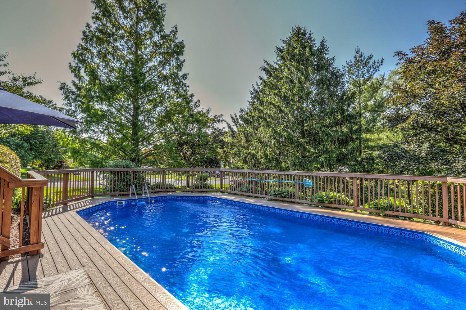 SHADOWSTONE MANOR - Residential