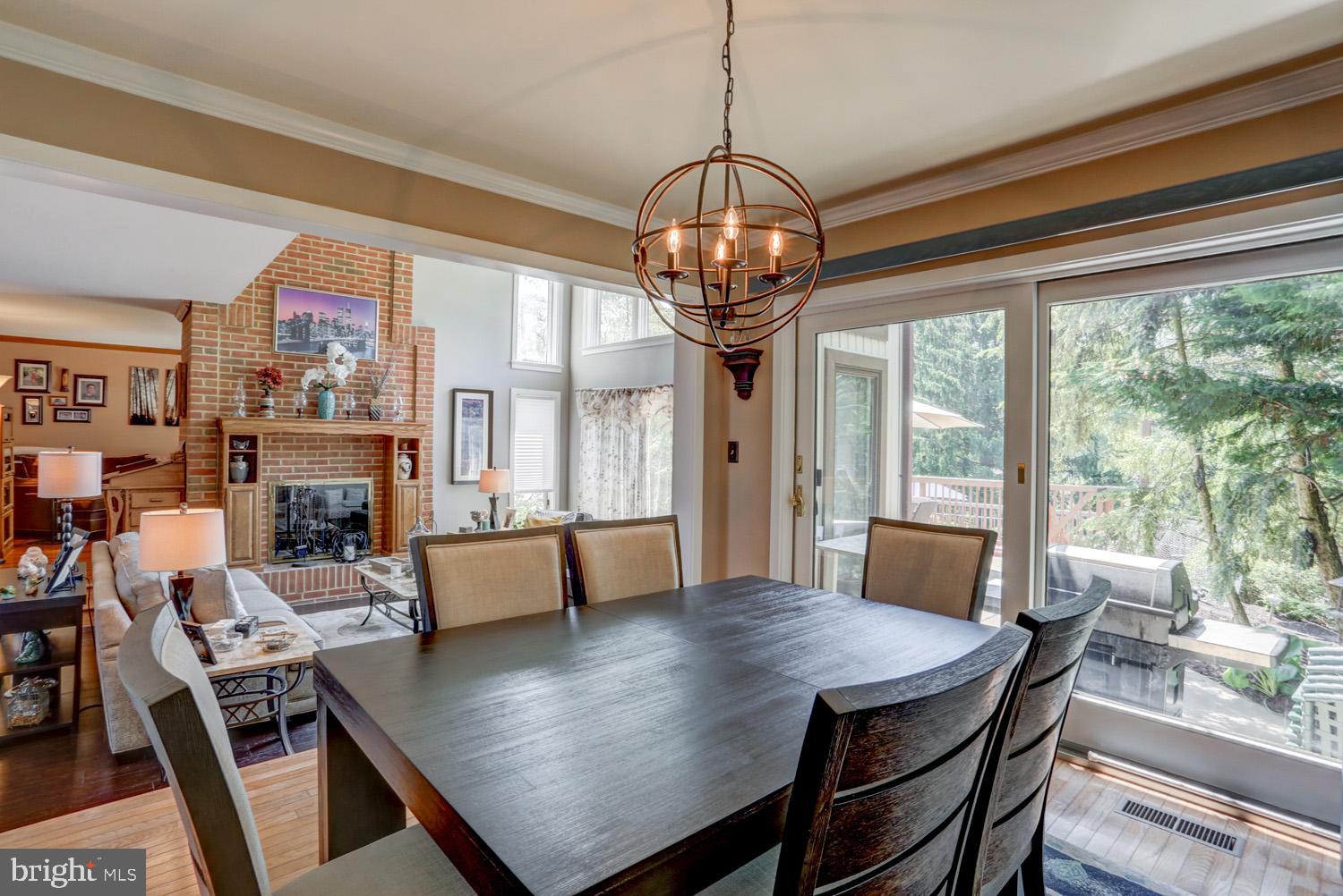 SHADOWSTONE MANOR - Residential