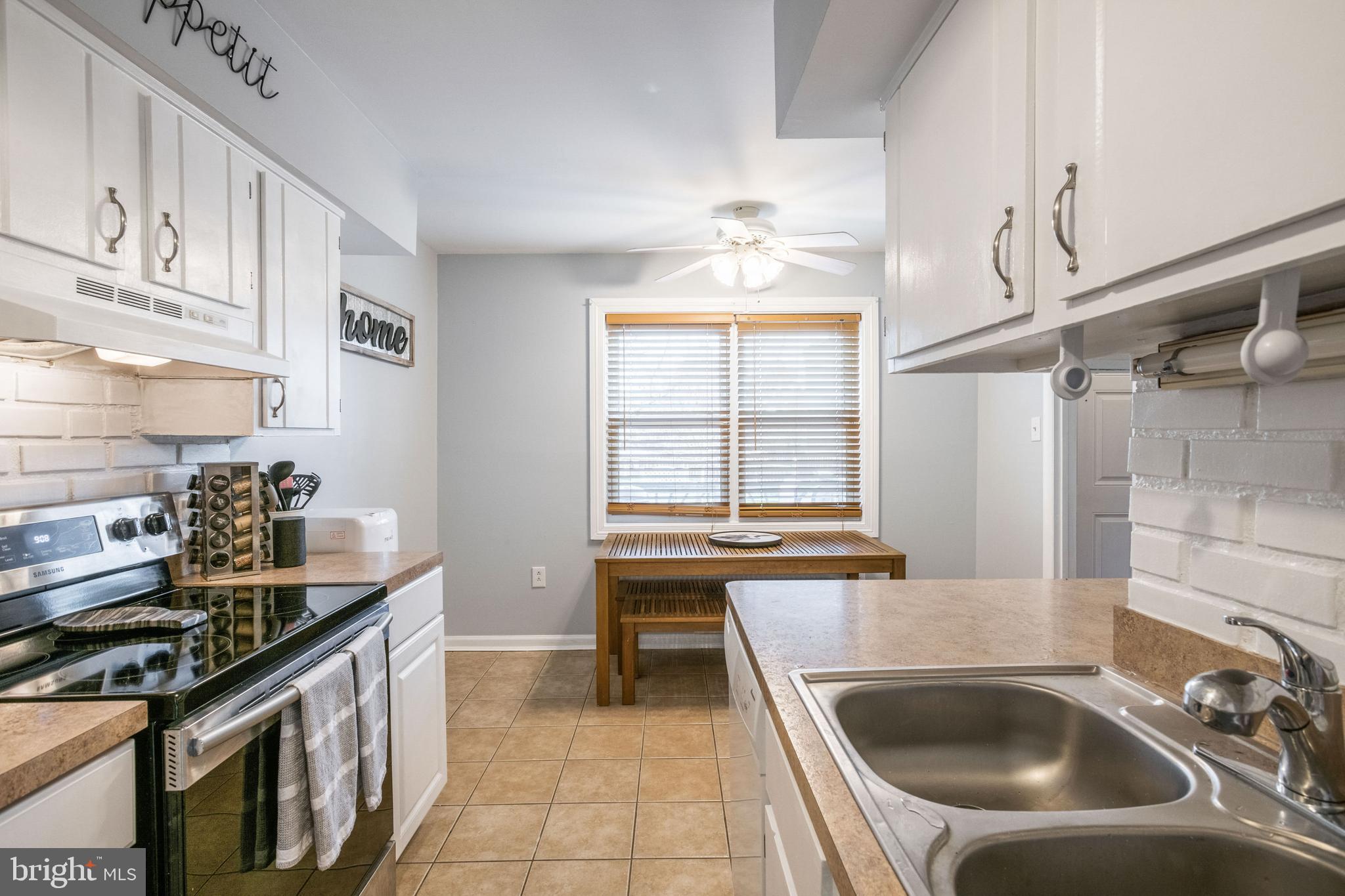 STAFFORDBOROUGH TOWNHOUSES - Residential